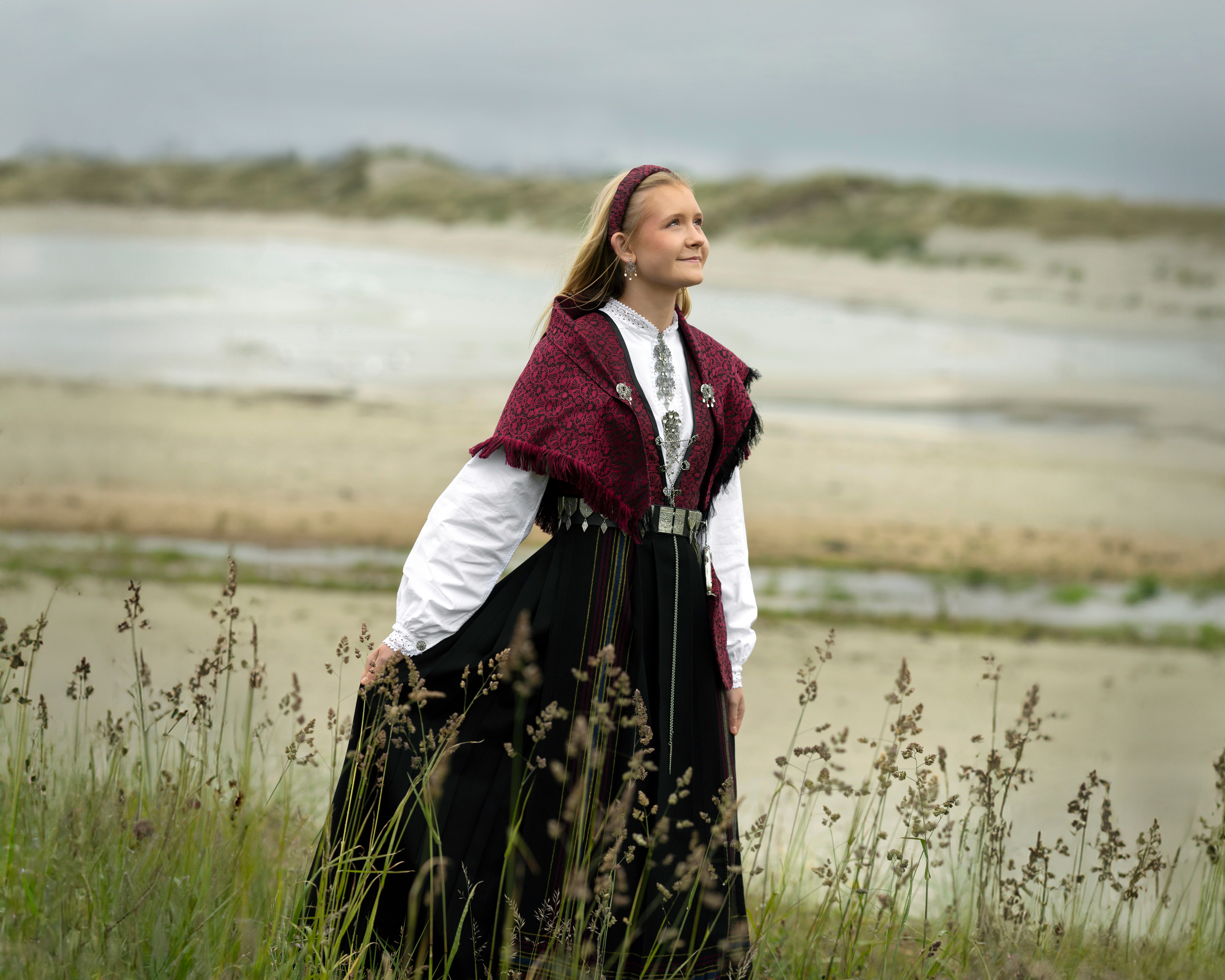 Konfirmasjonsfotografering konfirmant konfirmasjon fotograf stavanger bunadsbilder dressbilder