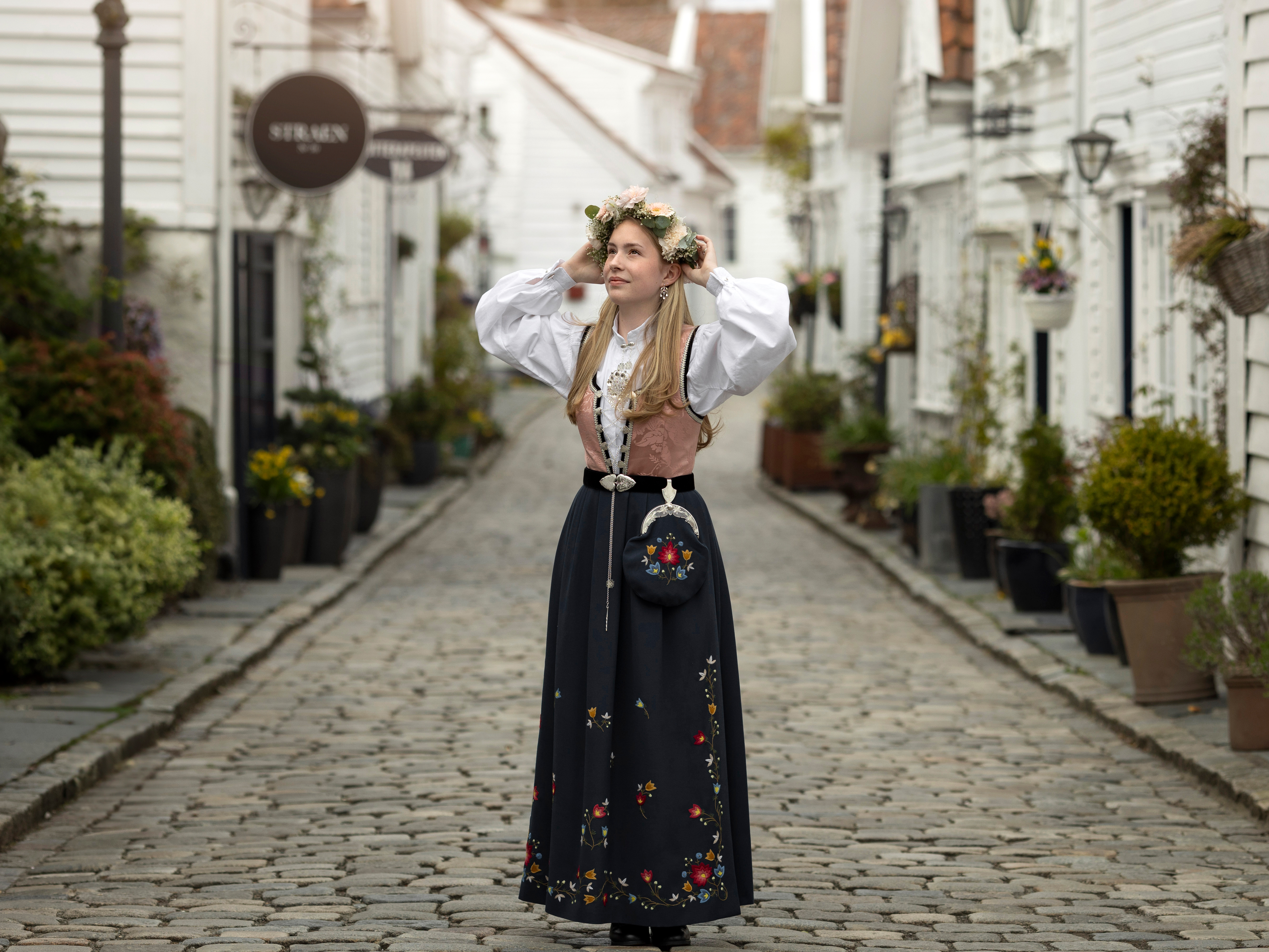 Konfirmasjonsfotografering konfirmant konfirmasjon fotograf stavanger bunadsbilder dressbilder